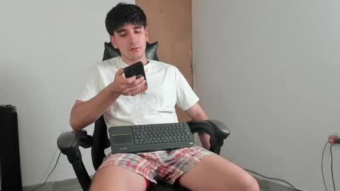 Leo Jones online show from April 22, 9:19 pm