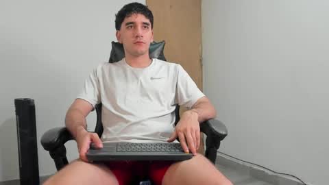 Leo Jones online show from April 29, 10:49 pm