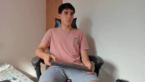 Snapshot of leo_jones389 chatting on March 7, 9:06 pm Leo Jones online show from March 7, 9:06 pm