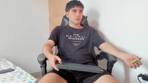 Snapshot of leo_jones389 chatting on January 2, 6:34 pm Leo Jones online show from January 2, 6:34 pm