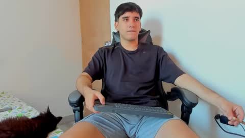 Snapshot of leo_jones389 chatting on January 14, 3:04 pm Leo Jones online show from January 14, 3:04 pm