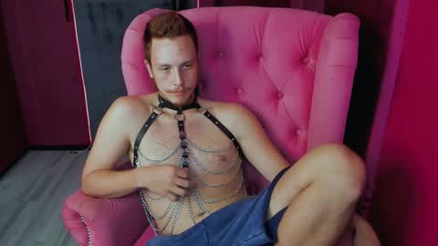 Snapshot of leo_mooree chatting on October 8, 6:12 pm Leo online show from October 8, 6:12 pm