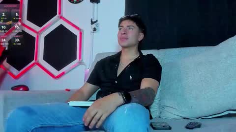 Snapshot of leo_muller chatting on October 16, 12:07 am leo_muller online show from October 16, 12:07 am