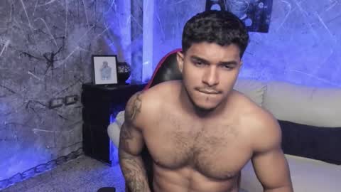 Snapshot of leo_taro chatting on October 13, 2:06 am Leo independent model online show from October 13, 2:06 am