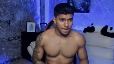 Leo independent model online show from March 1, 4:39 pm