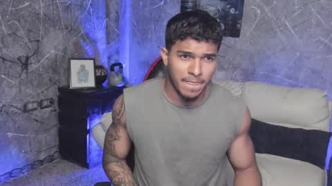 Snapshot of leo_taro chatting on October 10, 3:00 am Leo independent model online show from October 10, 3:00 am