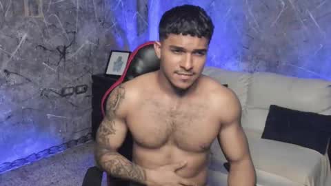 Snapshot of leo_taro chatting on October 2, 3:43 am Leo independent model online show from October 2, 3:43 am