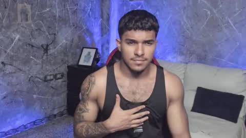 Snapshot of leo_taro chatting on October 3, 3:44 am Leo independent model online show from October 3, 3:44 am