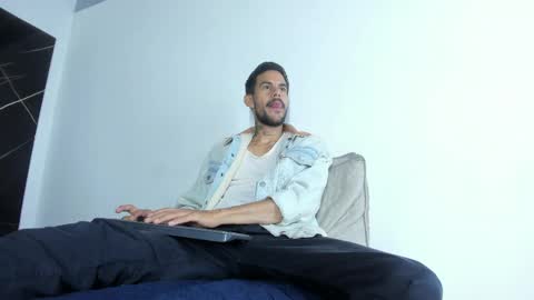 leo vesper online show from April 9, 11:49 am