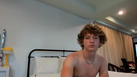 Snapshot of leo_wildd chatting on October 19, 8:50 am leo wildd online show from October 19, 8:50 am