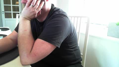 Leofromsweden online show from April 13, 12:28 pm