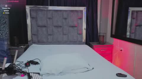 leomonnroe online show from April 27, 7:08 pm