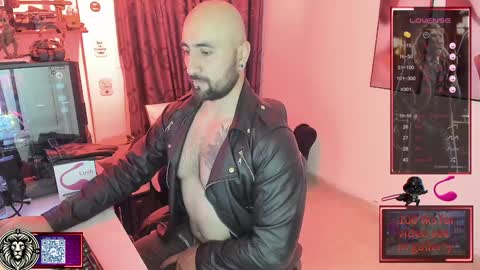 Snapshot of leon_1717 chatting on February 8, 12:17 am Leon online show from February 8, 12:17 am
