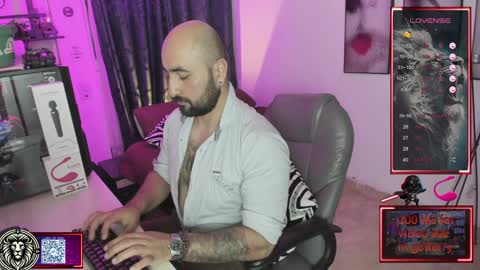Snapshot of leon_1717 chatting on January 15, 11:19 pm Leon online show from January 15, 11:19 pm