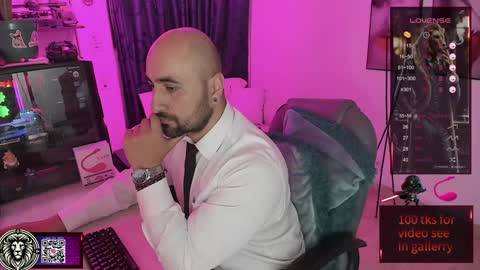 Snapshot of leon_1717 chatting on January 30, 12:29 am Leon online show from January 30, 12:29 am