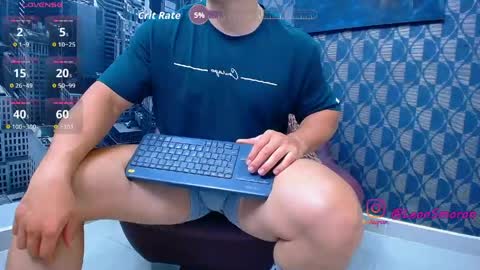 Leon Smoron online show from April 24, 5:54 am