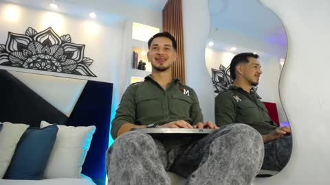 leonardo online show from April 12, 12:50 pm