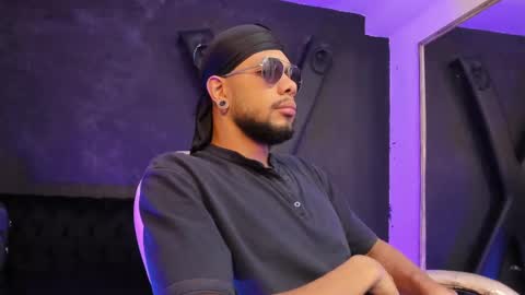 Leonard online show from February 25, 10:18 pm