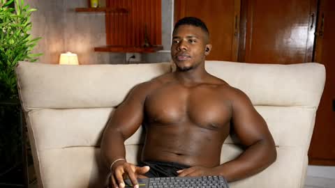 Snapshot of leonardo_jones1 chatting on October 17, 2:54 pm Leandro jones online show from October 17, 2:54 pm