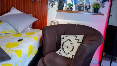 Snapshot of leonardo_jones1 chatting on October 25, 4:14 am Leandro jones online show from October 25, 4:14 am