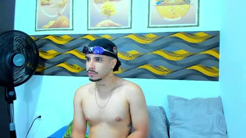 Leon online show from April 21, 7:53 pm