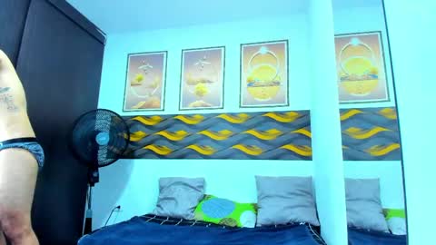 Leon online show from April 25, 7:44 pm