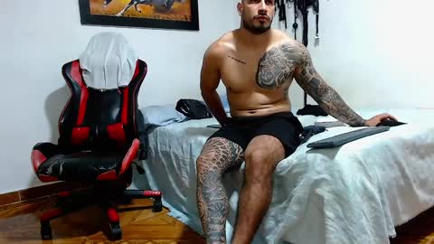 Snapshot of leonidas_k18 chatting on January 17, 11:22 pm ANDRES online show from January 17, 11:22 pm