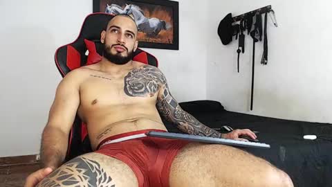 Snapshot of leonidas_k18 chatting on December 7, 2:53 am ANDRES online show from December 7, 2:53 am