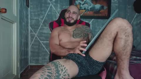 Snapshot of leonidas_k18 chatting on October 15, 4:42 am ANDRES online show from October 15, 4:42 am