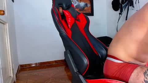 Snapshot of leonidas_k18 chatting on February 8, 4:25 am ANDRES online show from February 8, 4:25 am
