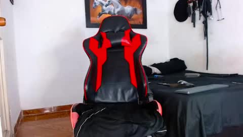Snapshot of leonidas_k18 chatting on March 4, 2:06 am ANDRES online show from March 4, 2:06 am