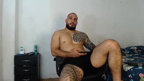Snapshot of leonidas_k18 chatting on January 14, 11:27 pm ANDRES online show from January 14, 11:27 pm