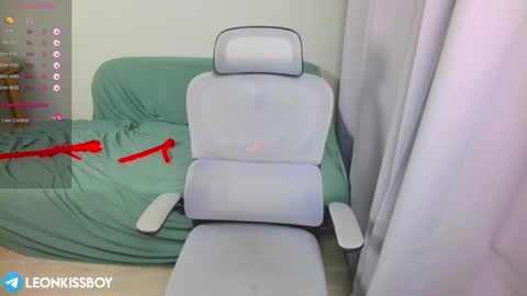 leonkissboy online show from April 3, 4:48 pm