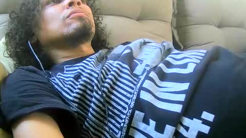 Snapshot of leonnxv chatting on October 12, 1:05 pm leonnxv online show from October 12, 1:05 pm