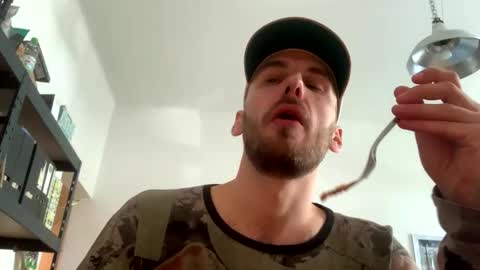 Leon online show from March 5, 1:40 pm