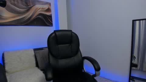 Leo  online show from March 8, 3:54 am