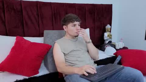 Leo  online show from March 17, 4:15 am