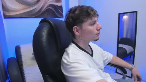 Leo  online show from March 12, 5:04 am