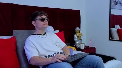 Leo  online show from March 20, 4:49 am