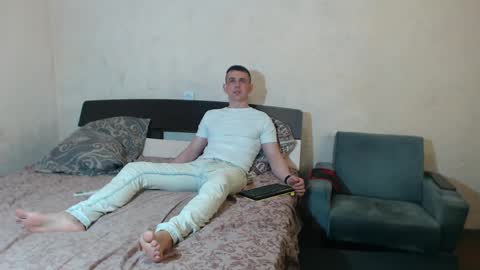 leoroman online show from May 2, 1:25 pm
