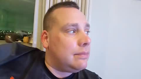 leotjehoog online show from February 12, 6:58 pm