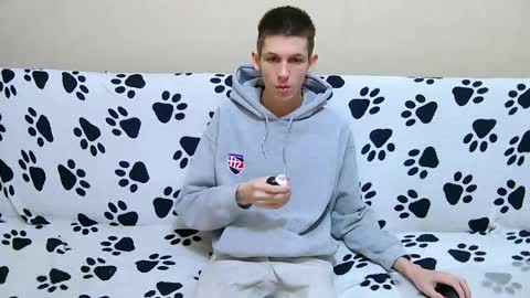 lester_broo online show from April 30, 9:52 pm