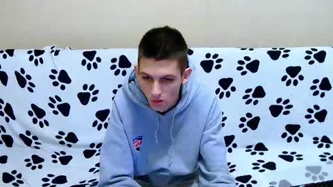 lester_broo online show from March 23, 7:20 pm