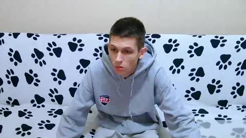 lester_broo online show from April 29, 10:38 pm