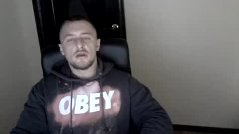 Snapshot of lev1ngston chatting on December 23, 7:41 pm lev1ngston online show from December 23, 7:41 pm