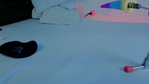 Levi  online show from April 28, 7:40 pm