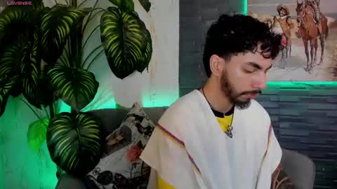levi_wolf online show from June 23, 12:31 pm