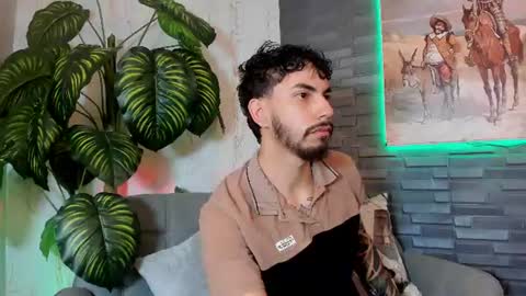 levi_wolf online show from June 13, 12:14 pm