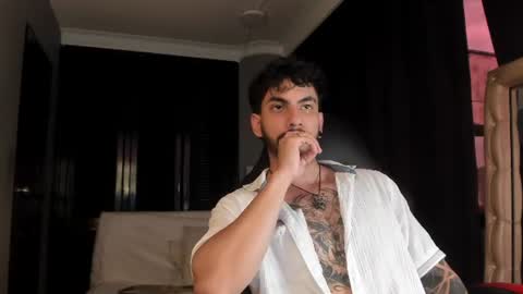 levi_wolf online show from June 24, 8:11 pm