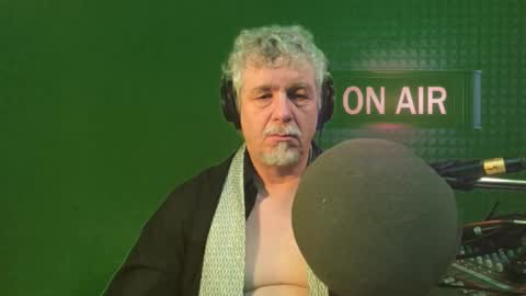 Lewis Richard Russell online show from February 3, 6:51 am